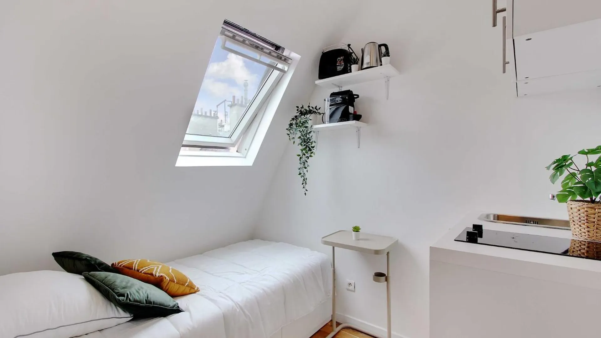Bedroom 3 - Place Victor Hugo Trocadero - Bail Mobilite Paris