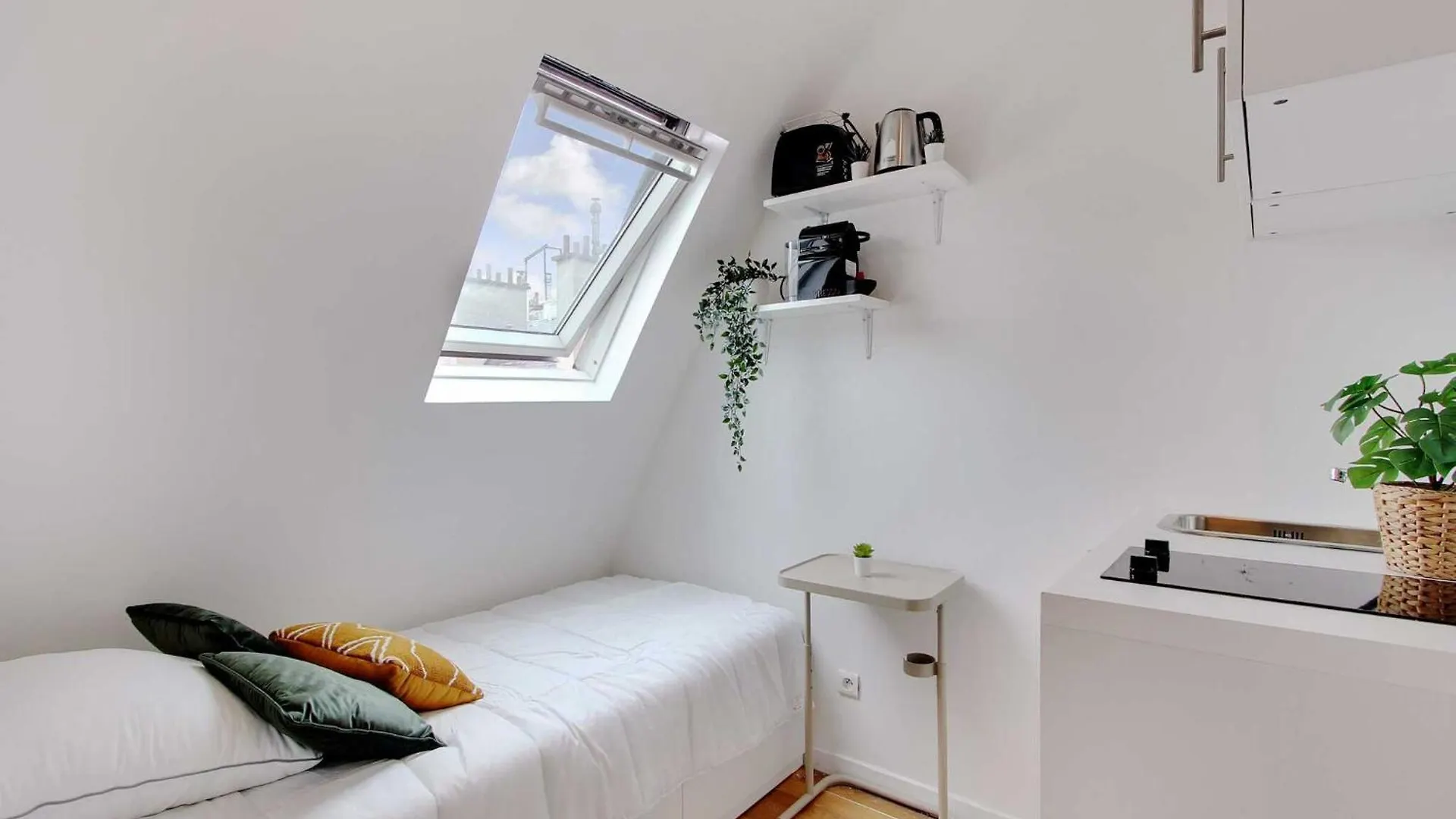 Apartment Bedroom 3 - Place Victor Hugo Trocadero - Bail Mobilite Paris